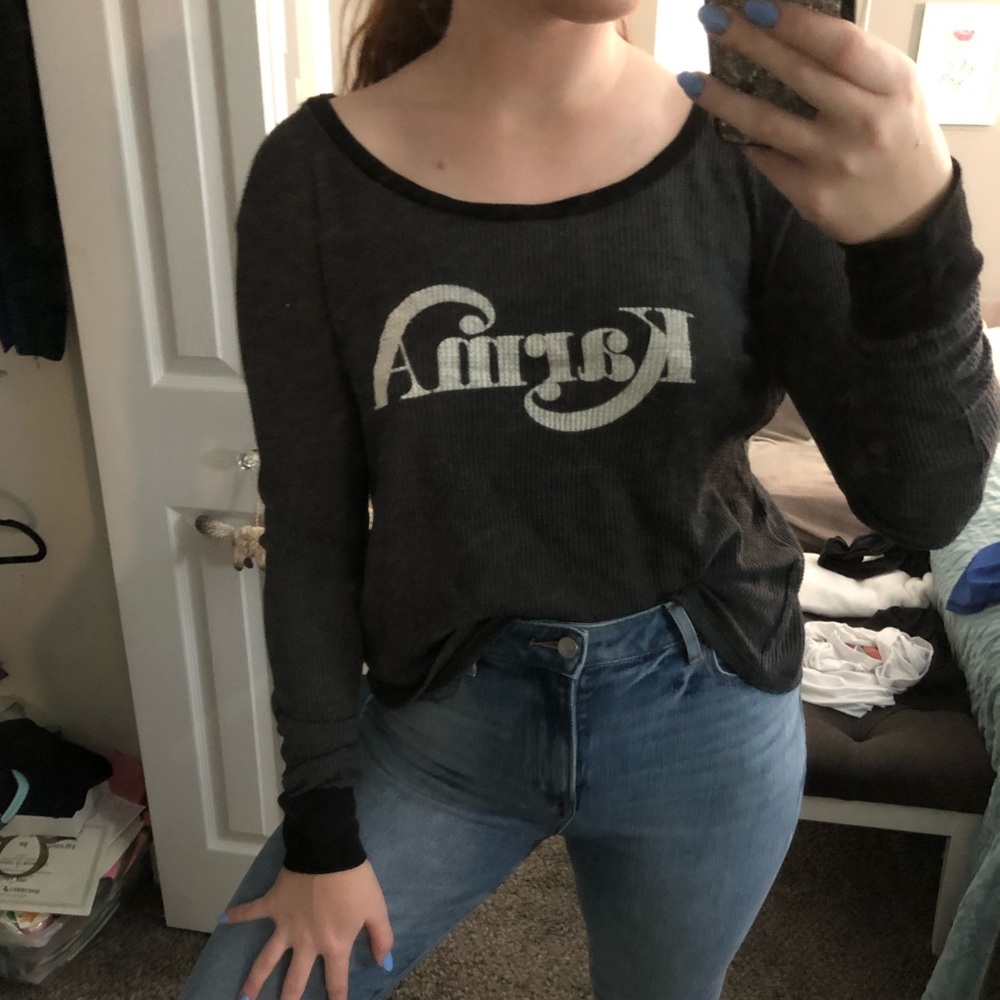 Karma graphic top size medium